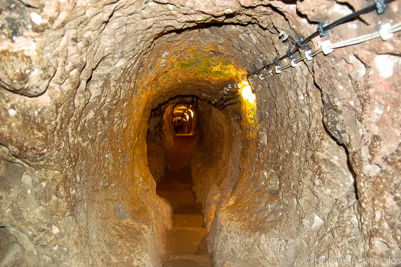 Couloirs de la ville souterraine de Derinkuyu