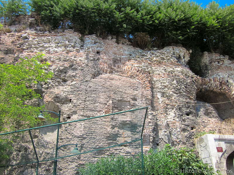 Mur sud de l'hippodrome