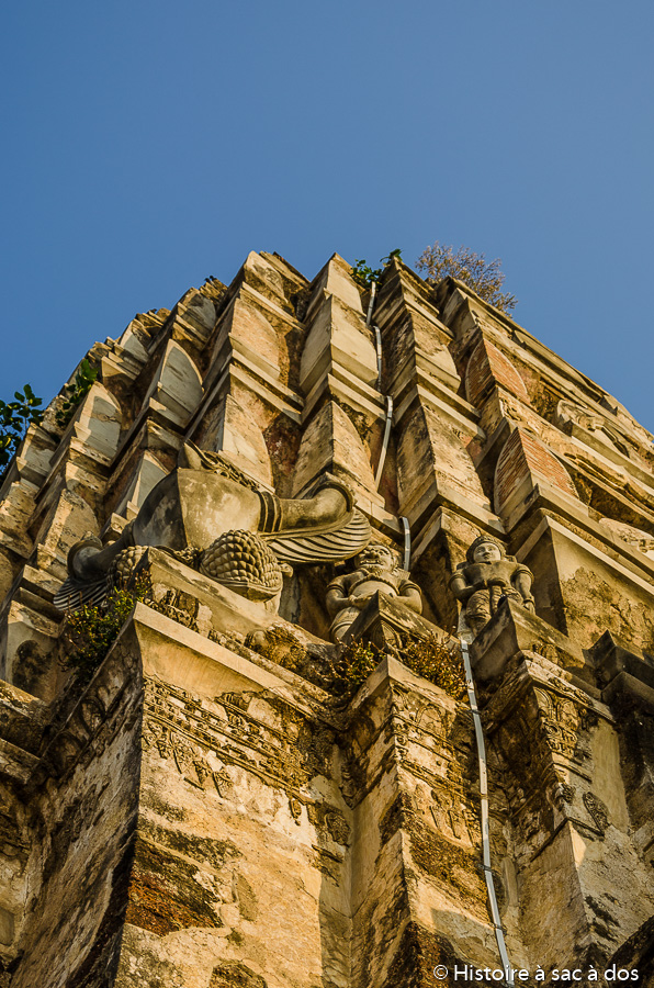Wat Ratchaburan Prang