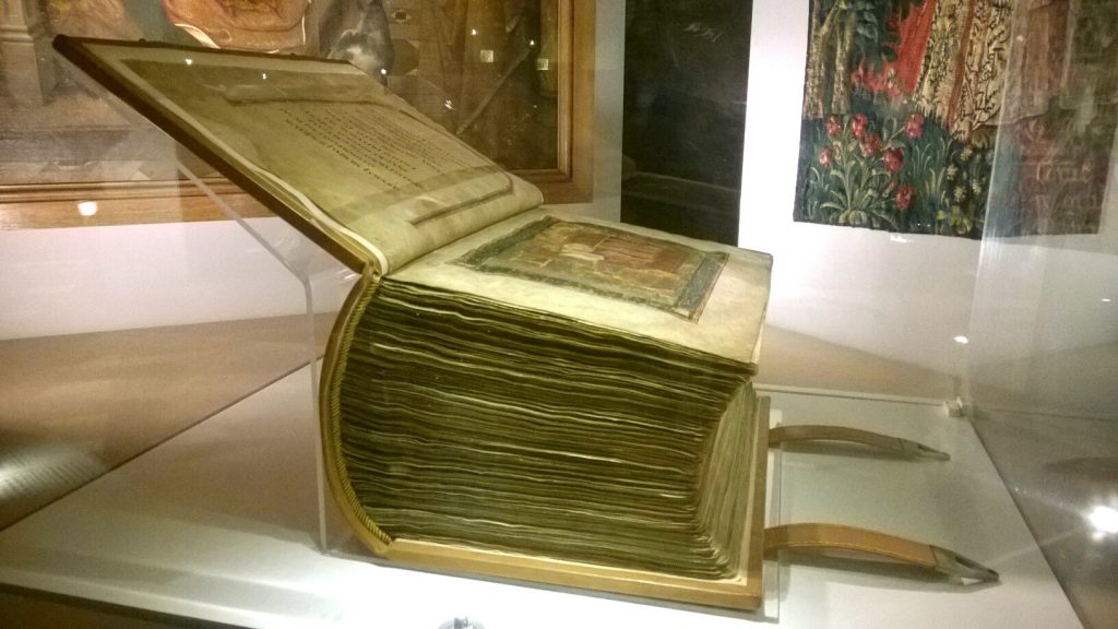 Gigantesque bible exposée au musée de Cluny - Codex Amiatinus