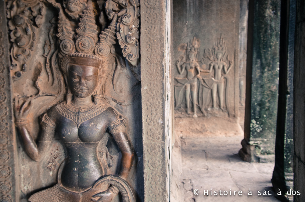 Una deveta del templo de Angkor Wat - sitio arqueológico de Angkor - Camboya