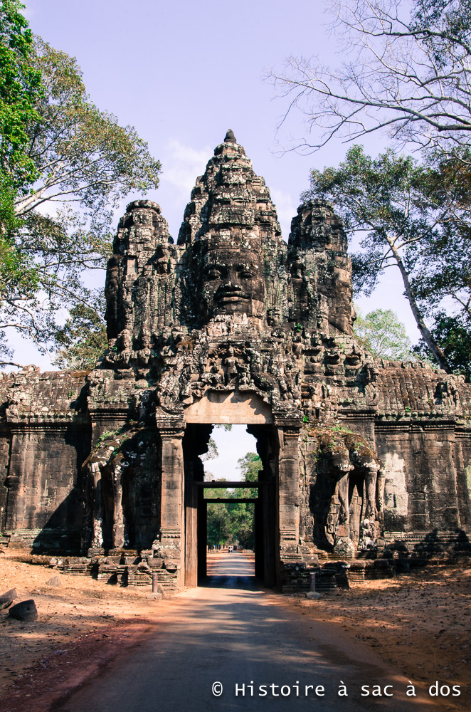 Se infla Muelle del puente Maduro Angkor Thom y Bayon: locura arquitectónica bajo Jayavarma VII - Histoire à  sac à dos