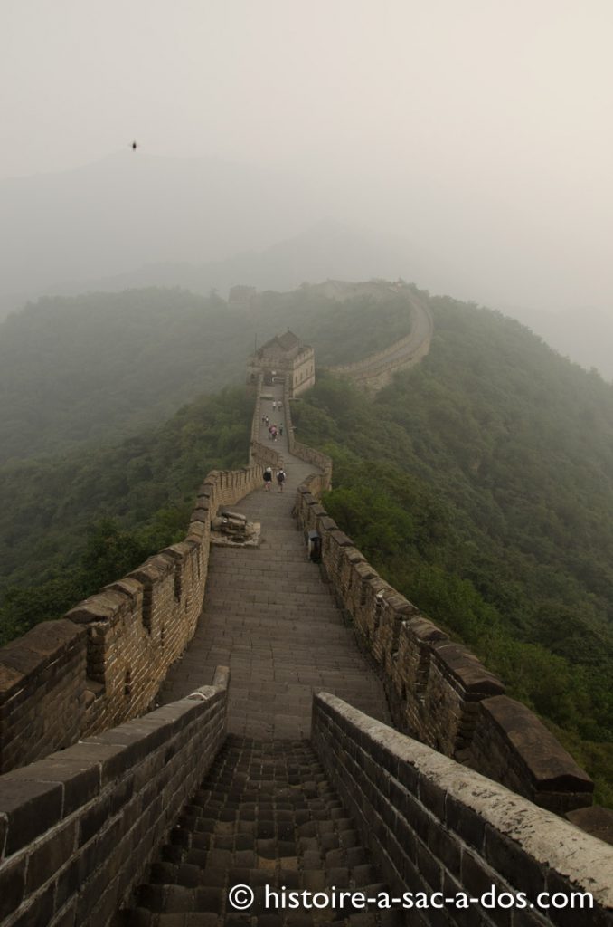 Historia de la Gran Muralla China. Sección Mutianyu construida bajo los Ming en los siglos XV y XVI, cerca de Beijing. 